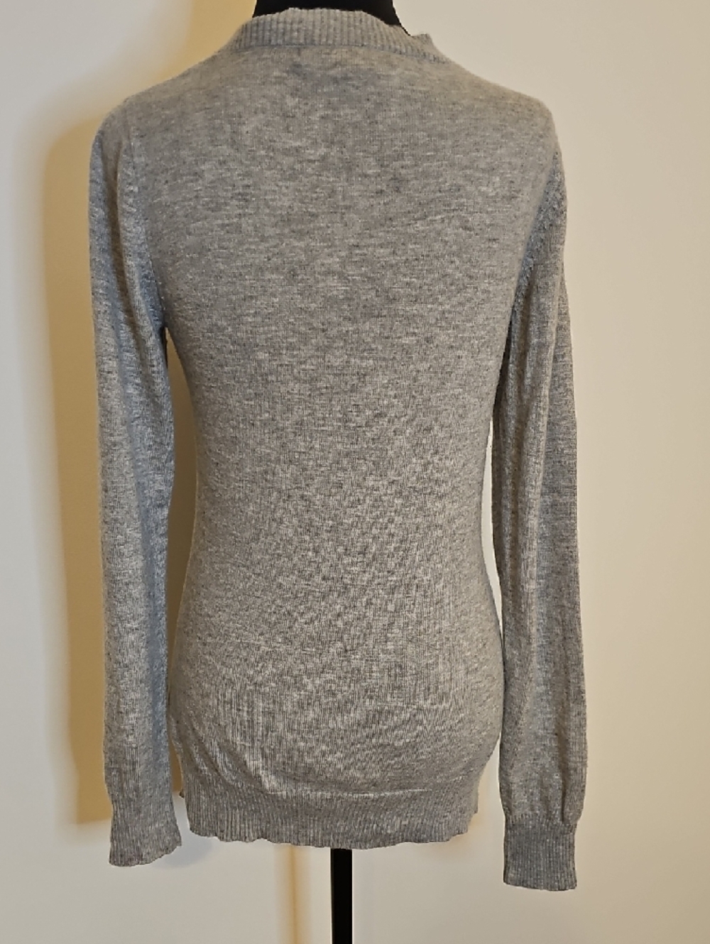 Under Armour Light Gray V-Neck Button Cardigan - Picture 4 of 11